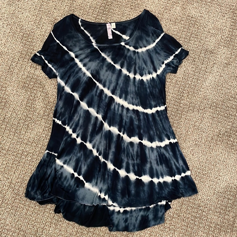 Tie dye flowy t-shirt